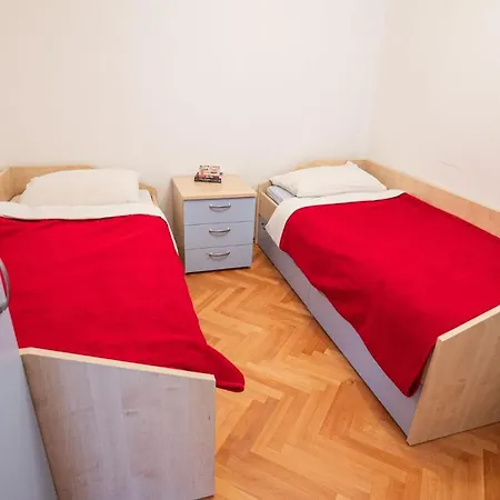 Luka Apartment *